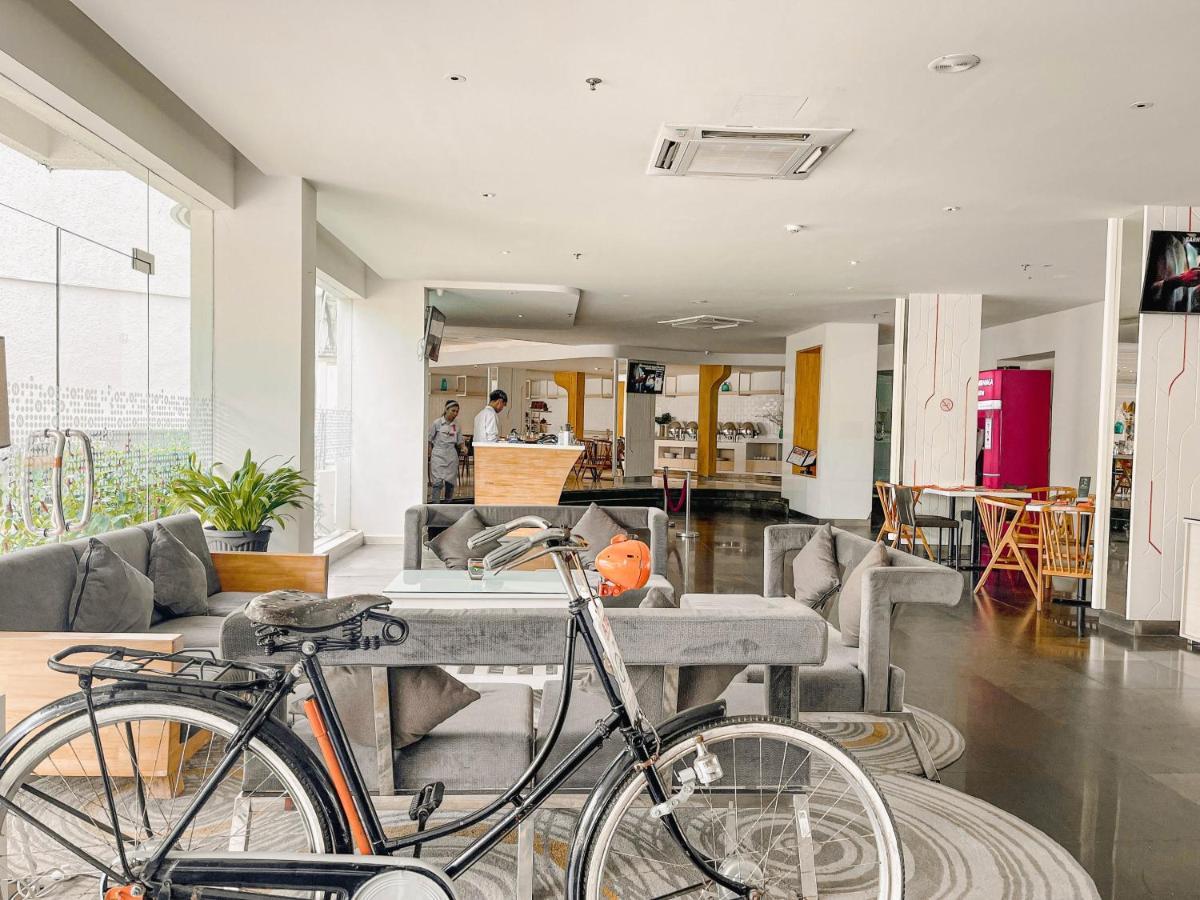 Harris Resort Batam Waterfront Sekupang Ngoại thất bức ảnh