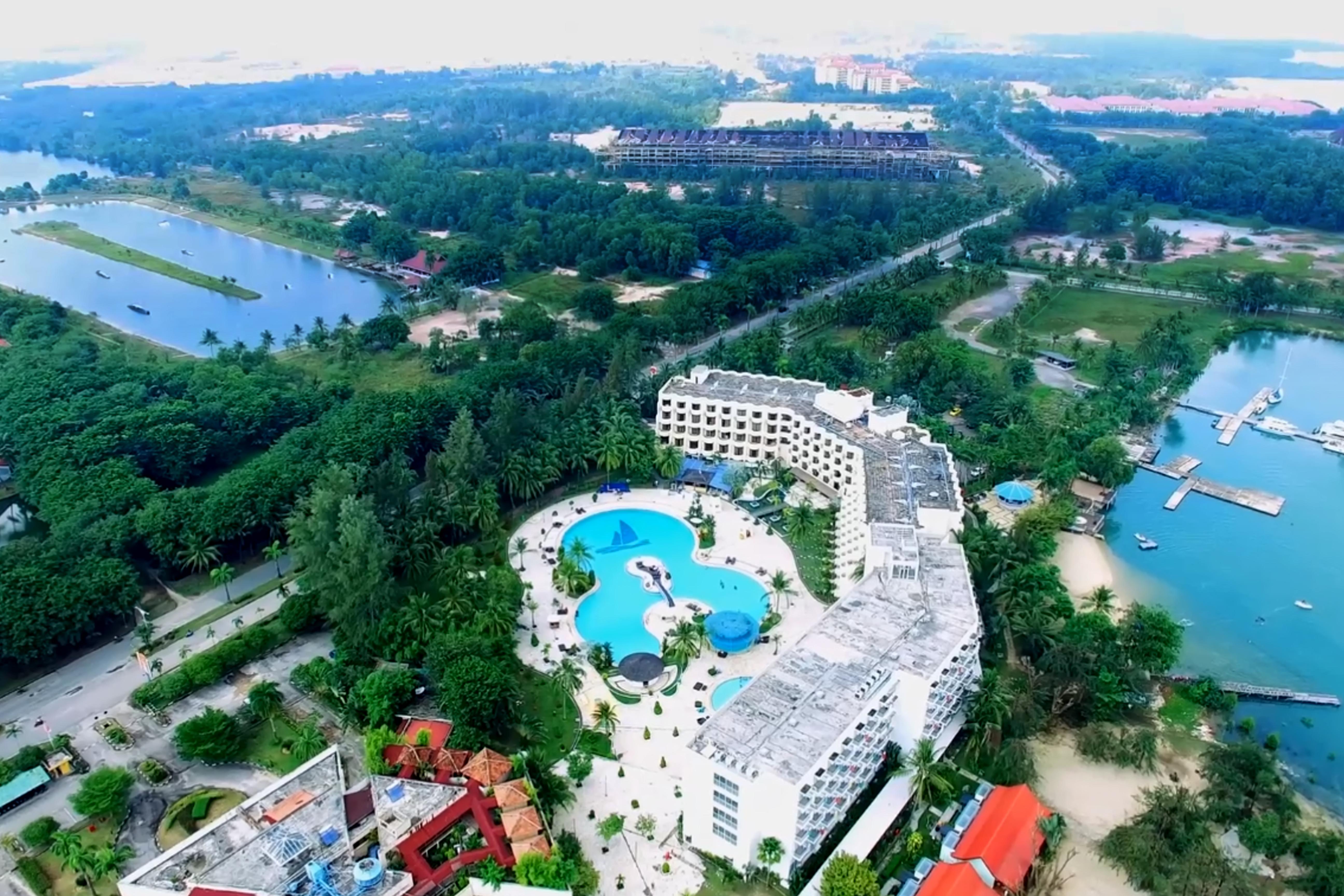Harris Resort Batam Waterfront Sekupang Ngoại thất bức ảnh