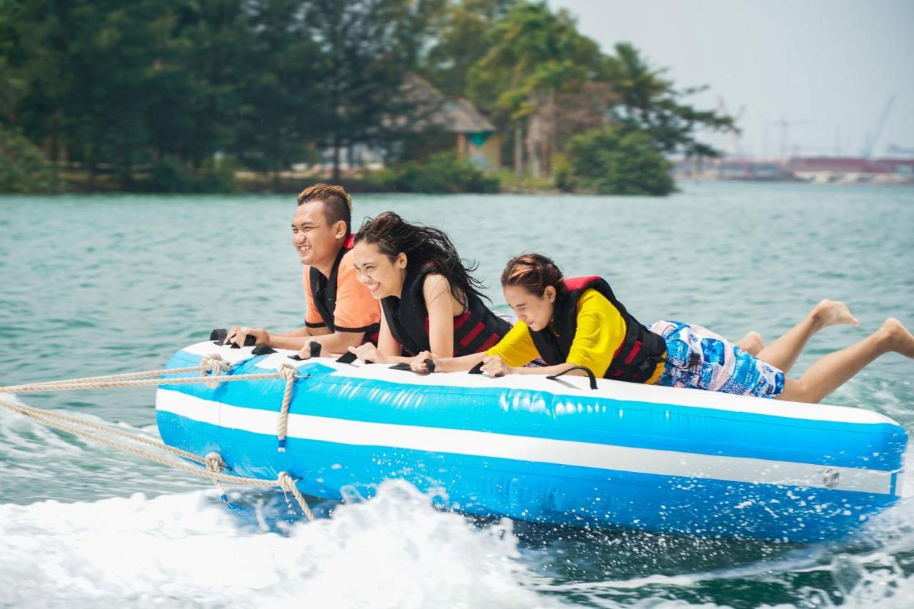 Harris Resort Batam Waterfront Sekupang Ngoại thất bức ảnh
