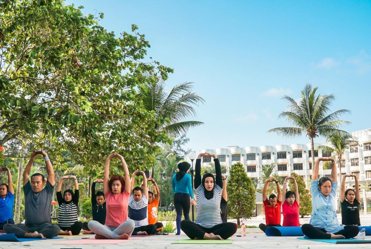 Harris Resort Batam Waterfront Sekupang Ngoại thất bức ảnh