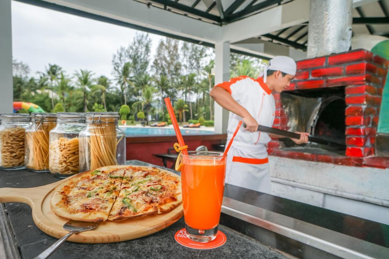 Harris Resort Batam Waterfront Sekupang Ngoại thất bức ảnh