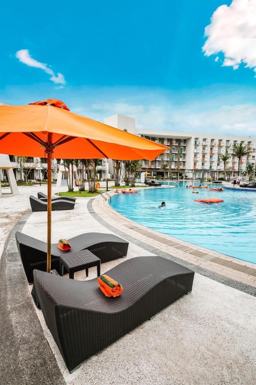 Harris Resort Batam Waterfront Sekupang Ngoại thất bức ảnh