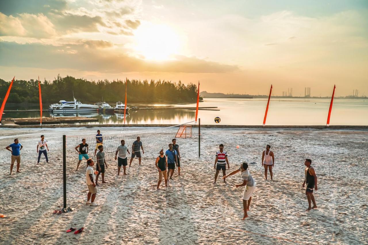 Harris Resort Batam Waterfront Sekupang Ngoại thất bức ảnh