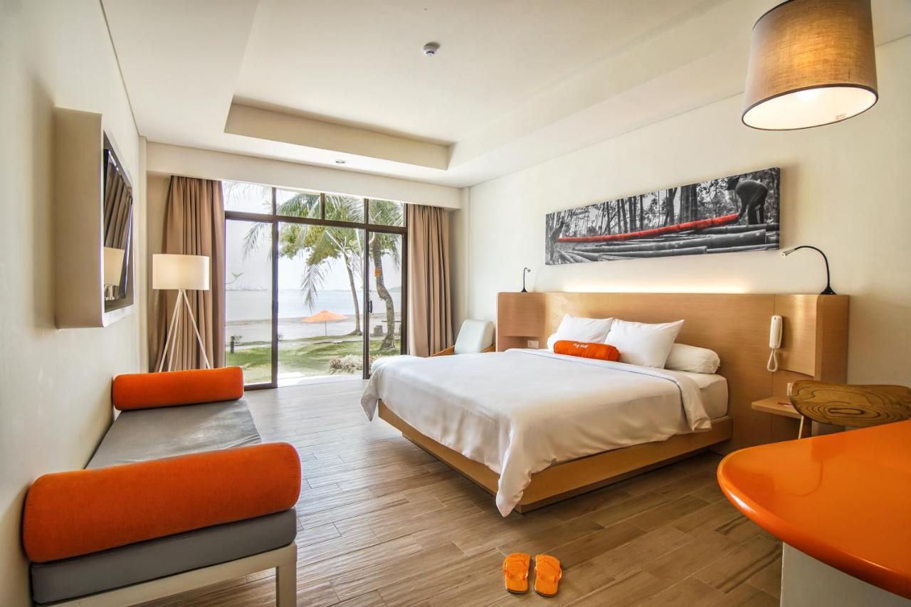 Harris Resort Batam Waterfront Sekupang Ngoại thất bức ảnh